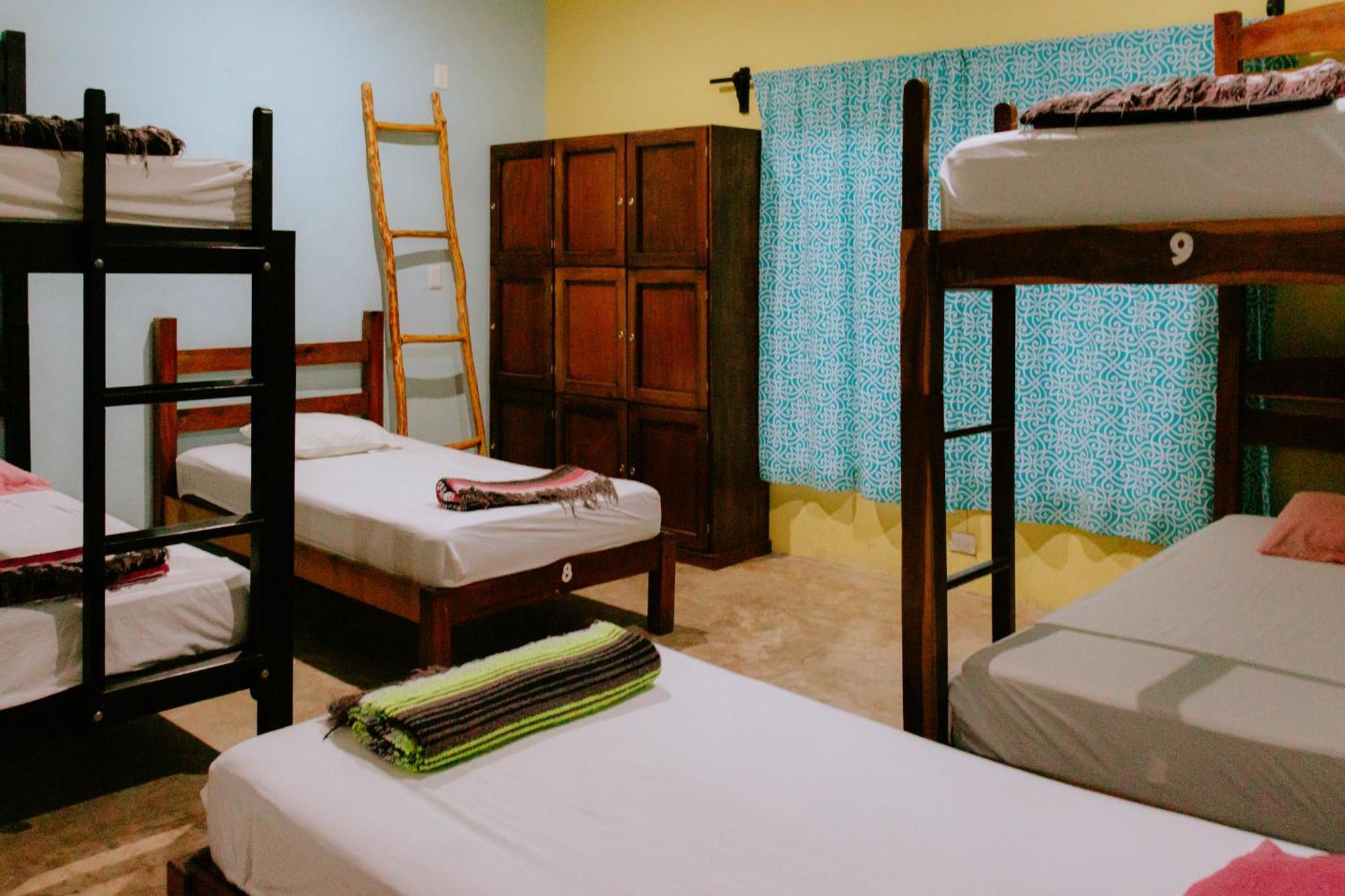 Hostal Tunich Naj & Hotel Valladolid  Esterno foto