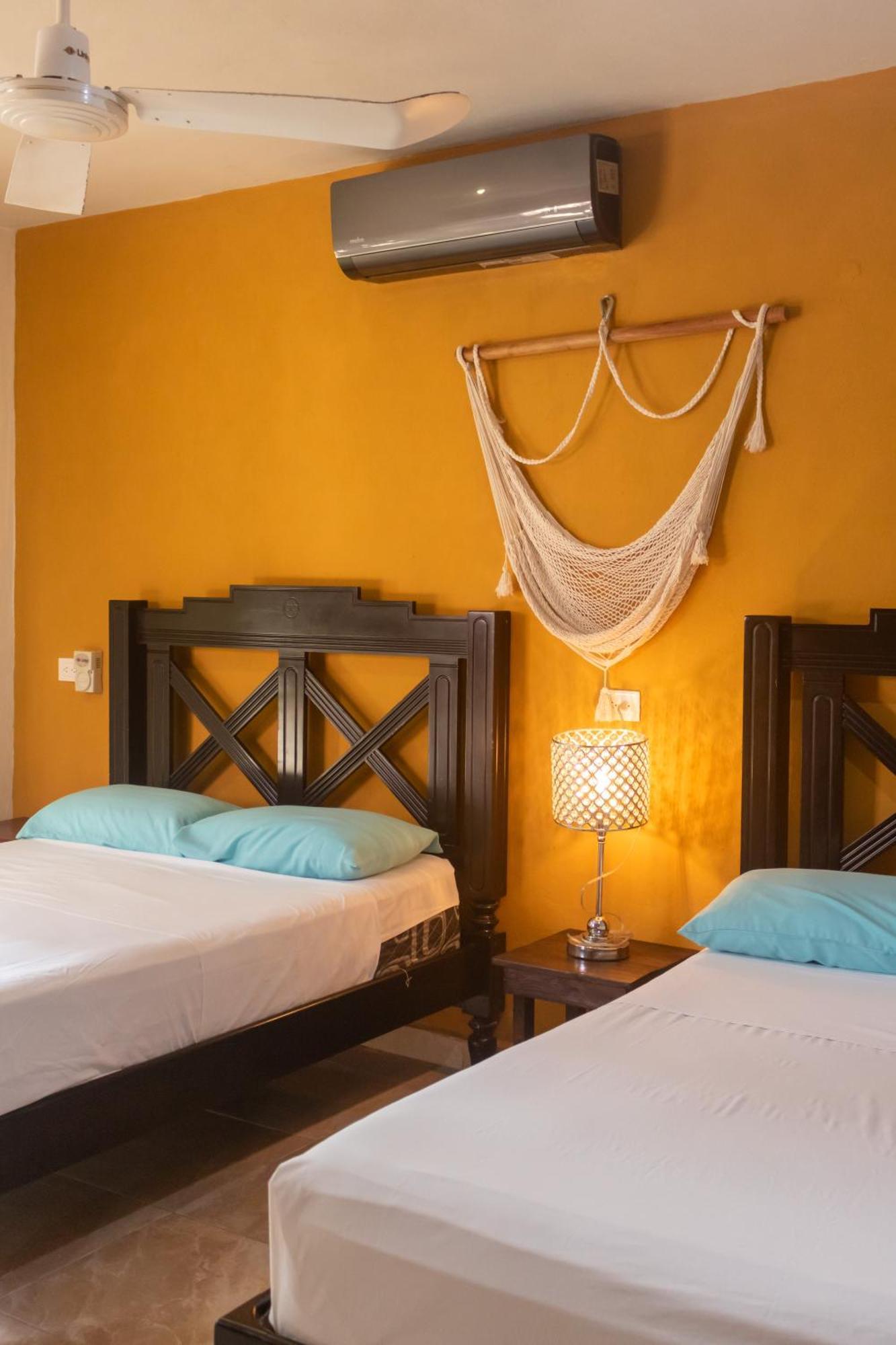Hostal Tunich Naj & Hotel Valladolid  Esterno foto
