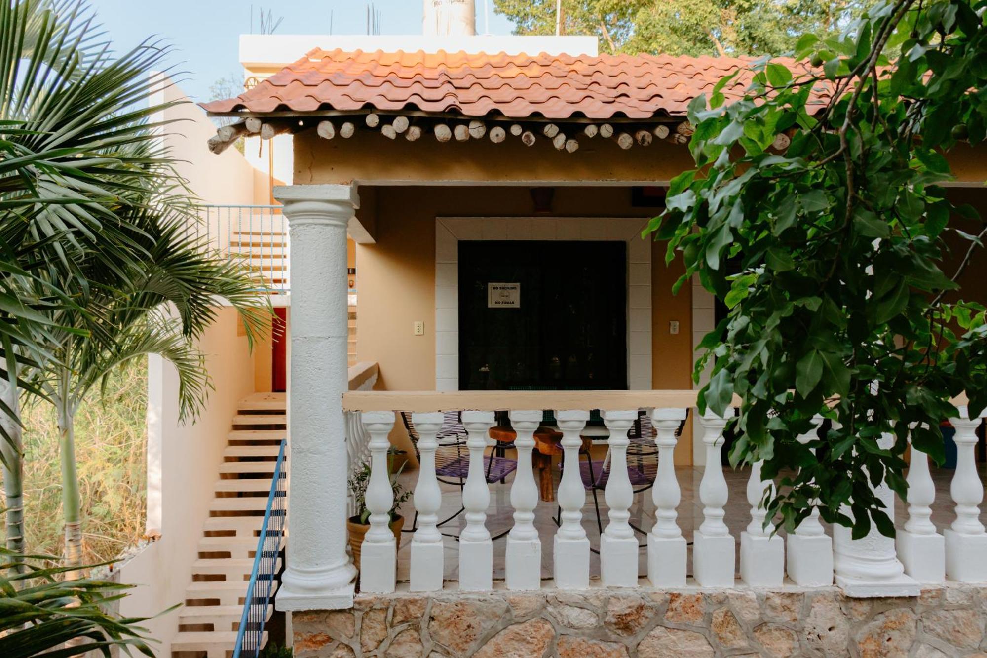 Hostal Tunich Naj & Hotel Valladolid  Esterno foto