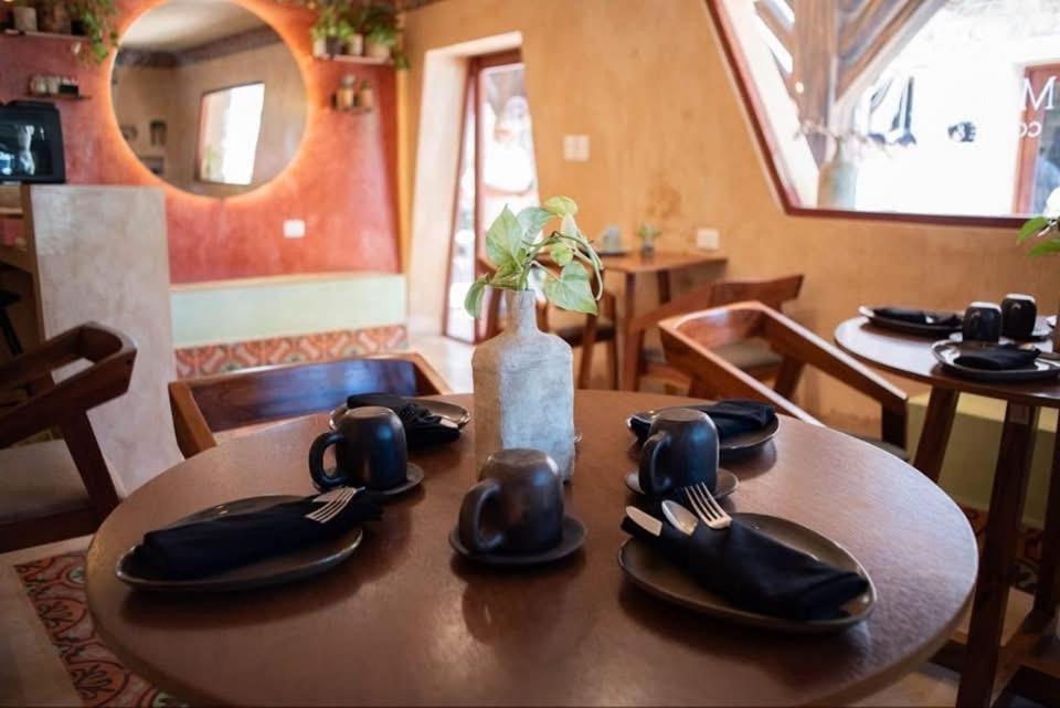 Hostal Tunich Naj & Hotel Valladolid  Esterno foto